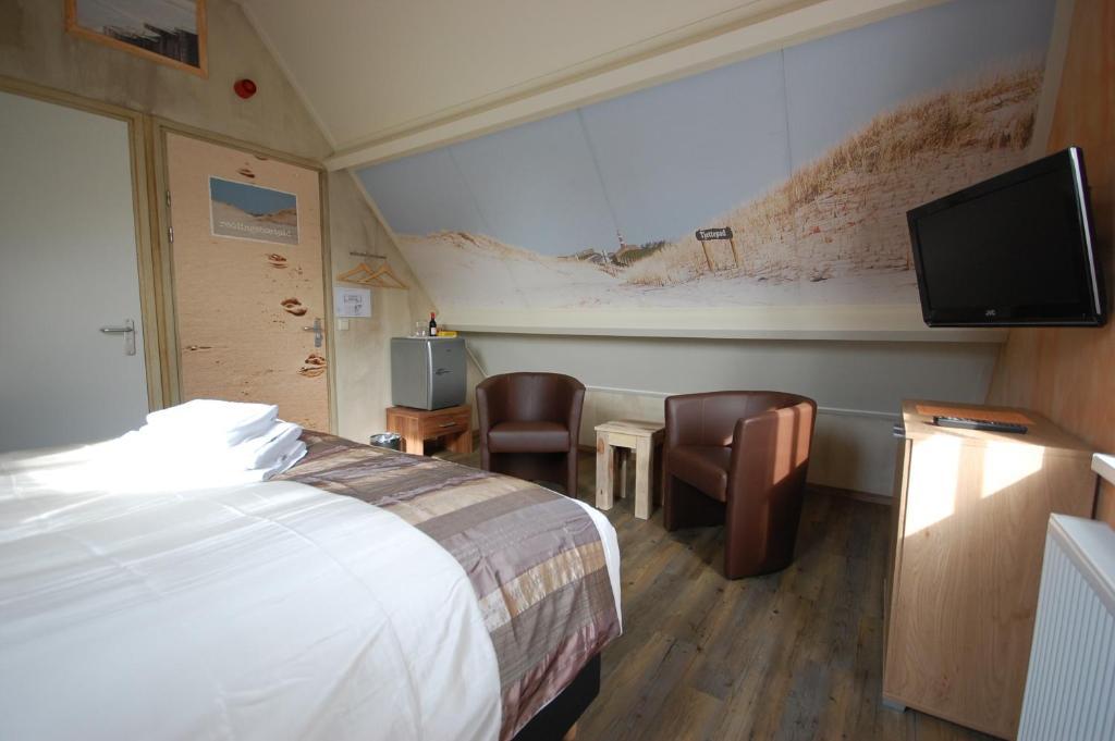 Hotel Bij Hen Op Ameland Hollum  Zimmer foto